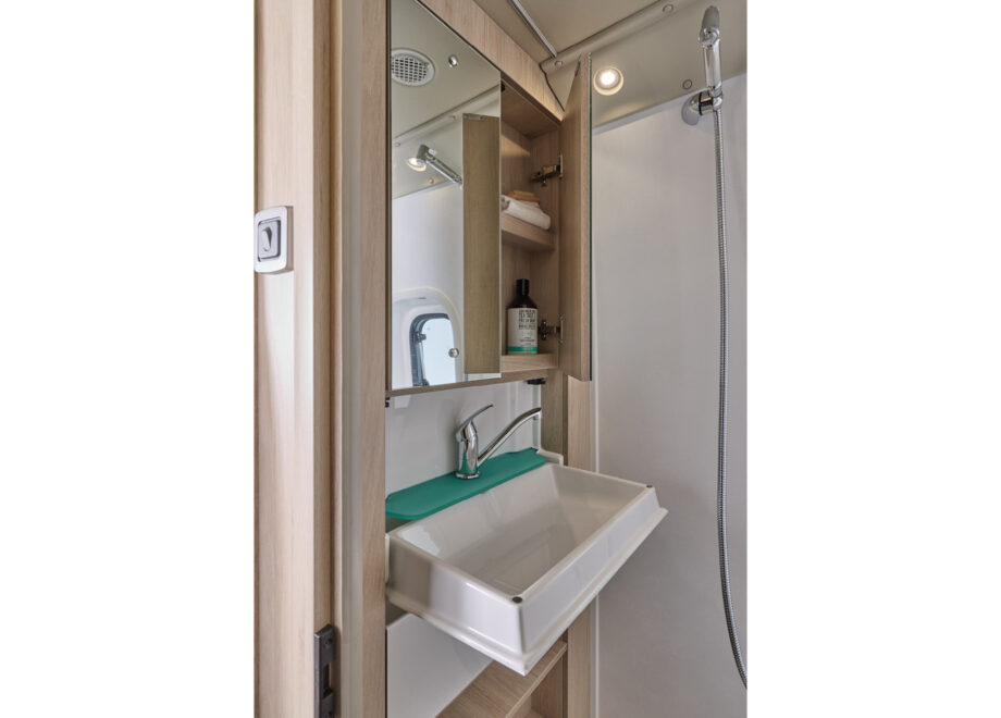 Campervan – 4 Berth (Automatic)