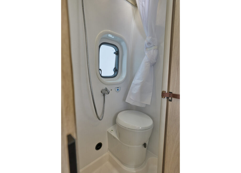Campervan – 4 Berth (Automatic)