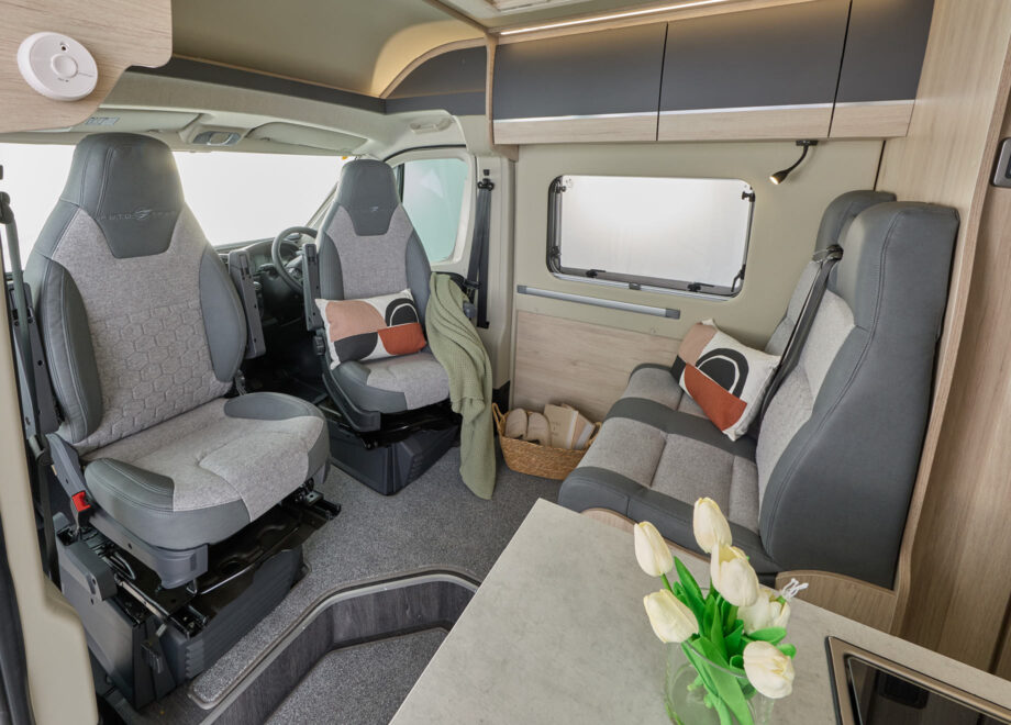 Campervan – 4 Berth (Automatic)