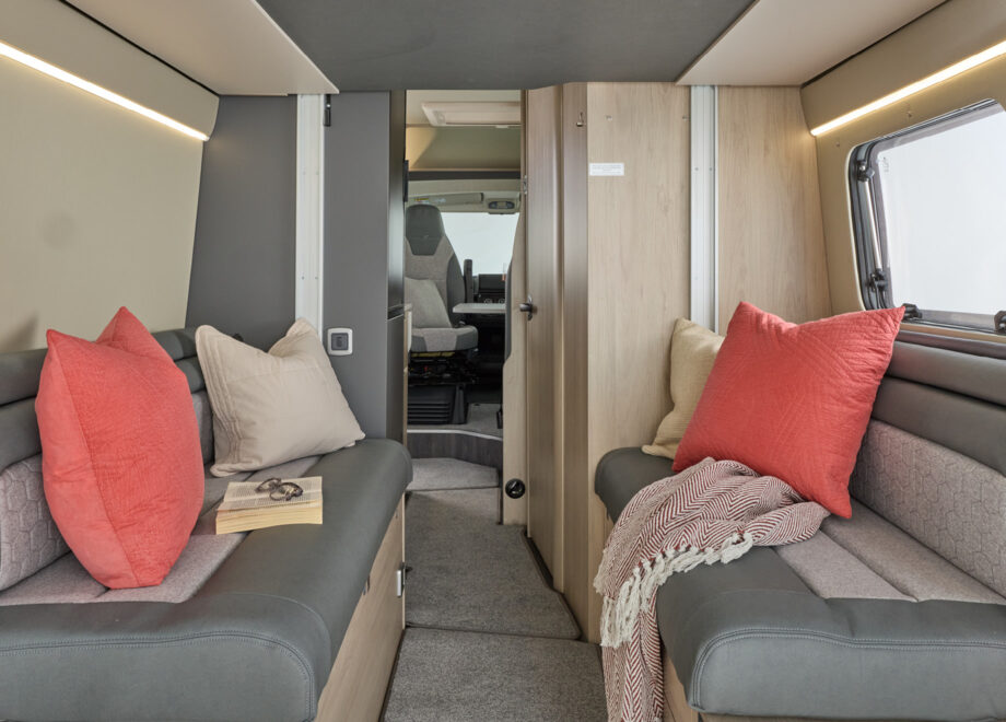 Campervan – 4 Berth (Automatic)