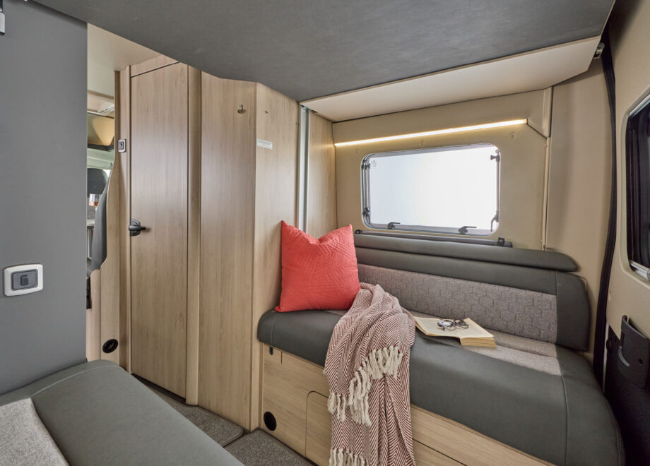 Campervan – 4 Berth (Automatic)
