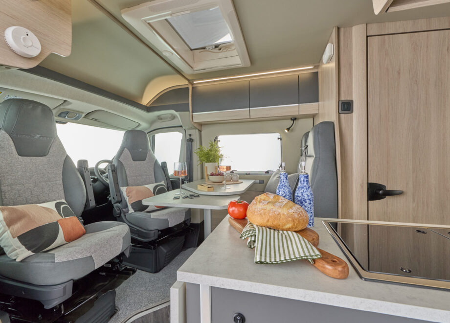 Campervan – 4 Berth (Automatic)