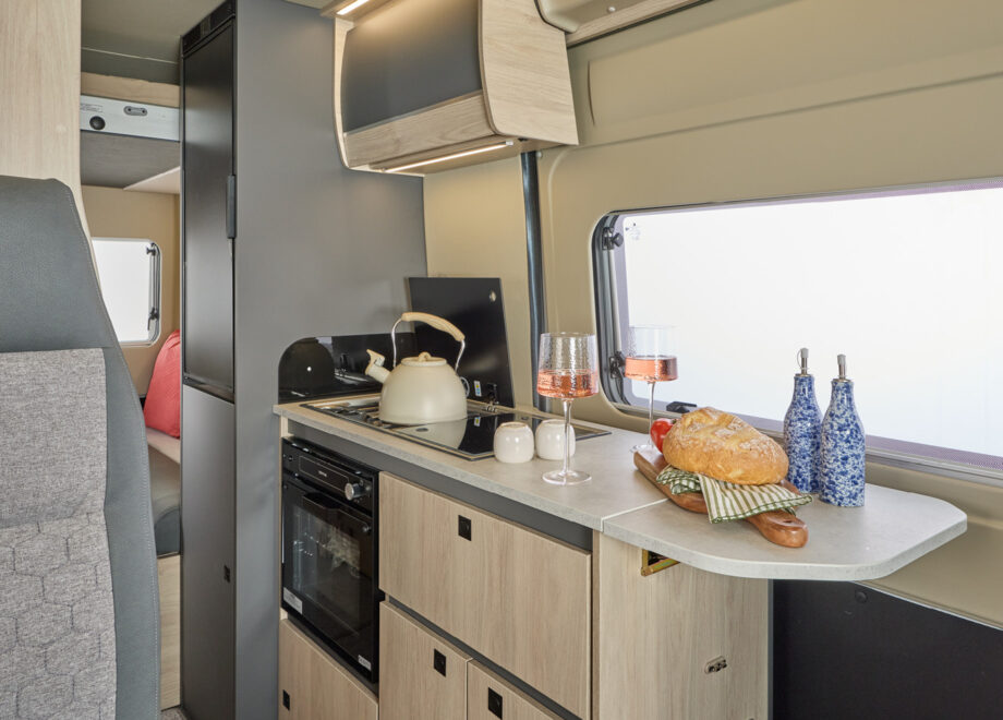 Campervan – 4 Berth (Automatic)