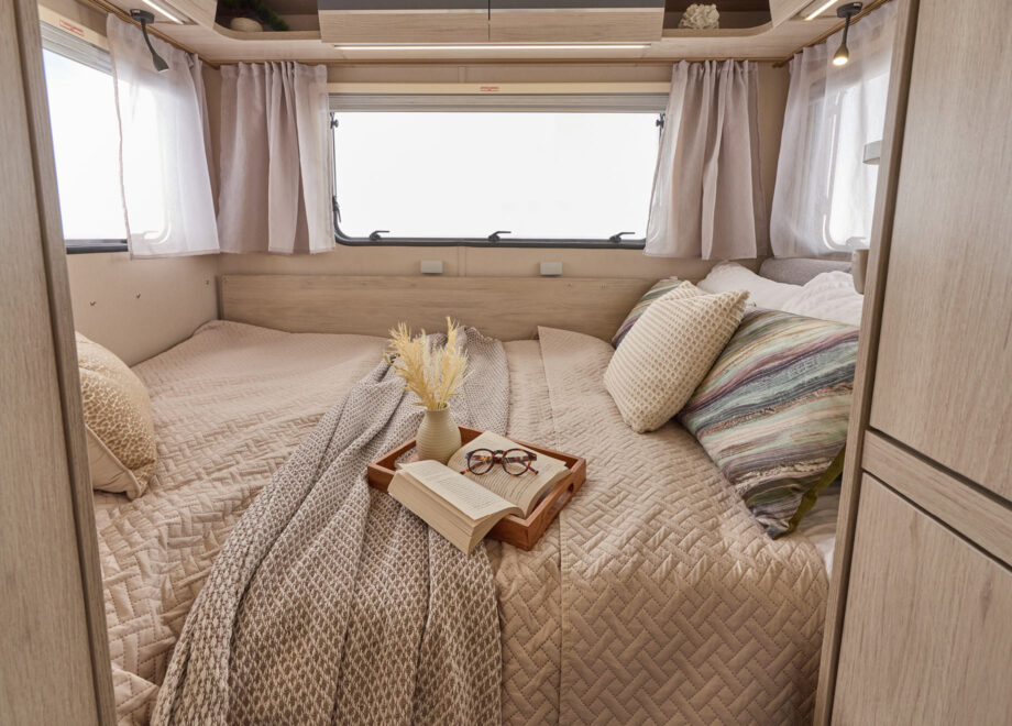 Motorhome – 4 berth with Rear Lounge (Automatic)