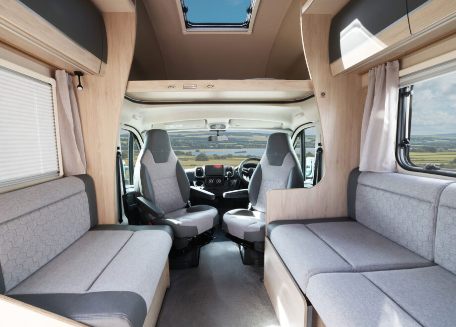 Motorhome – 4 berth with Rear Lounge (Automatic)