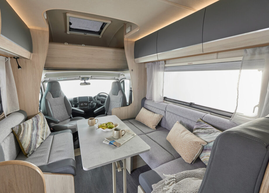 Motorhome – 4 berth with Rear Lounge (Automatic)