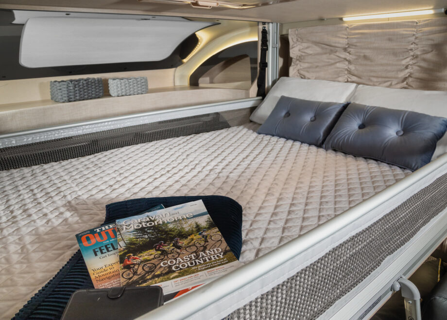 Compact Motorhome – 4 Berth (Automatic)