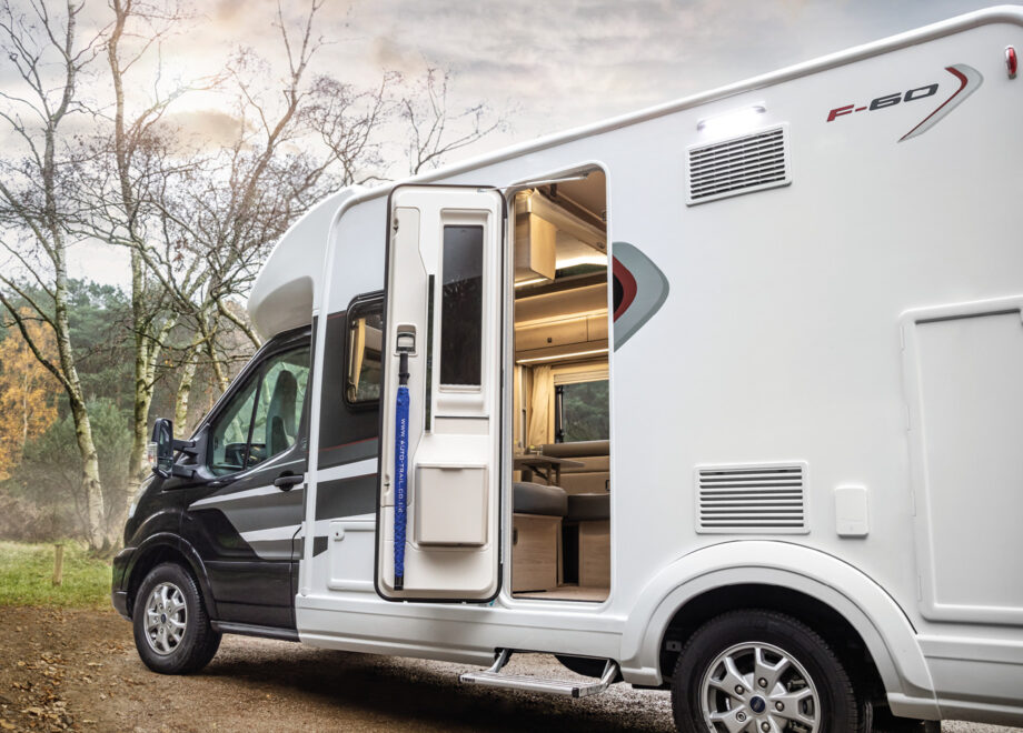 Compact Motorhome – 4 Berth (Automatic)