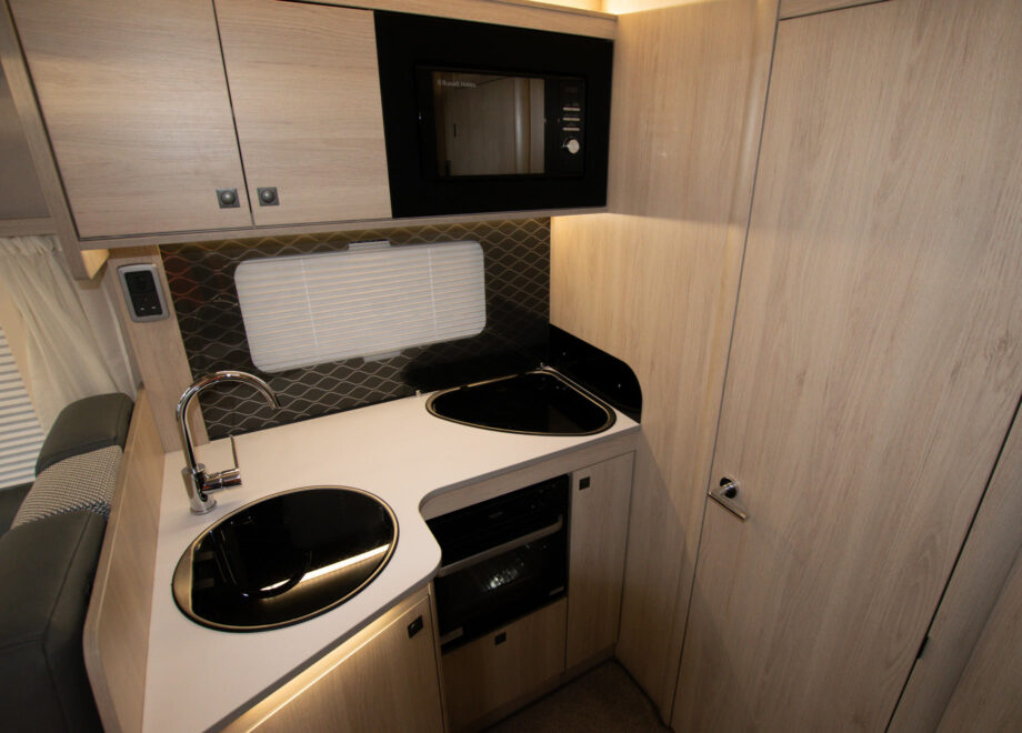 Compact Motorhome – 4 Berth (Automatic)