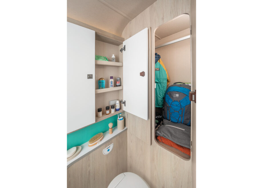 Compact Motorhome – 4 Berth (Automatic)