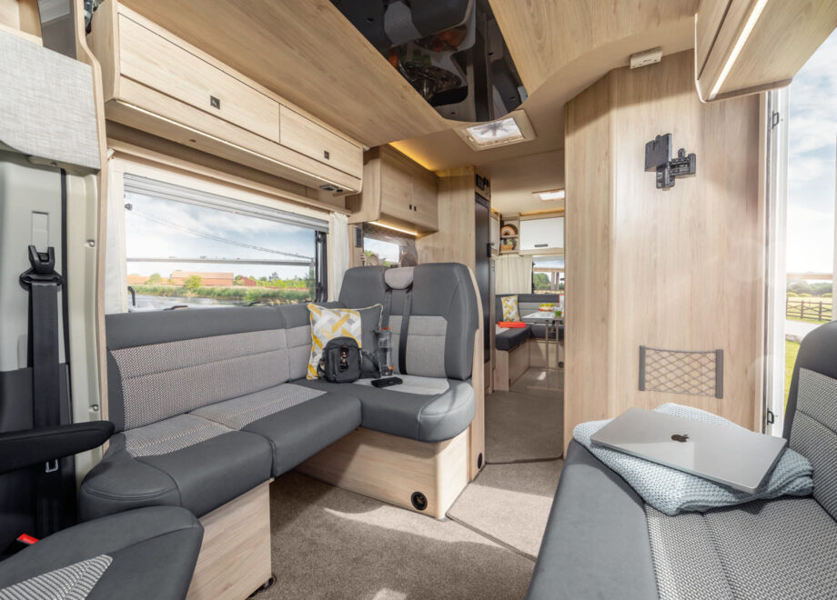 Motorhome – 4 berth with Rear Lounge (Automatic)