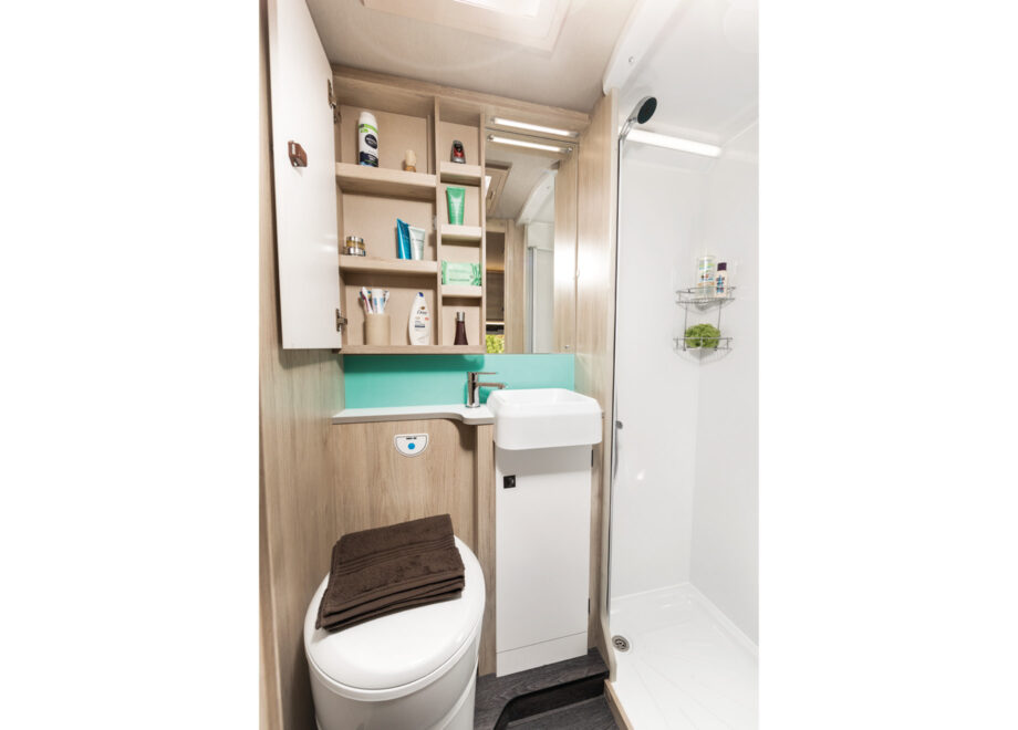 Motorhome – 4 berth with Rear Lounge (Automatic)