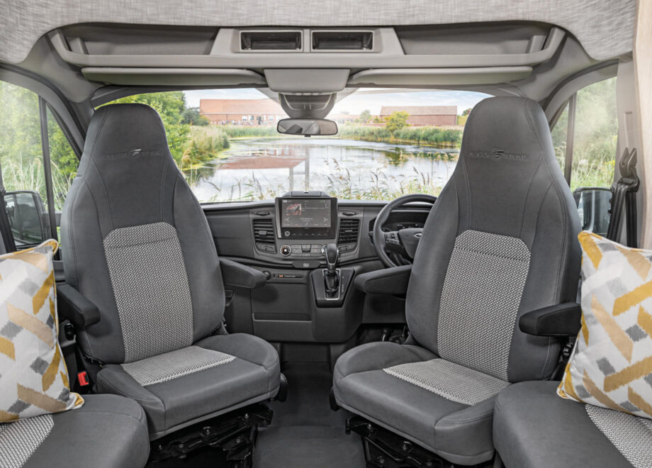Motorhome – 4 berth with Rear Lounge (Automatic)