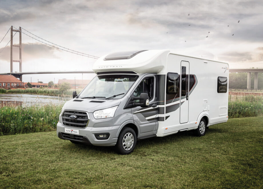 Motorhome – 4 berth with Rear Lounge (Automatic)