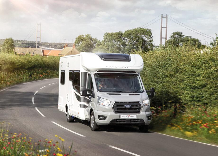 Motorhome – 4 berth with Rear Lounge (Automatic)