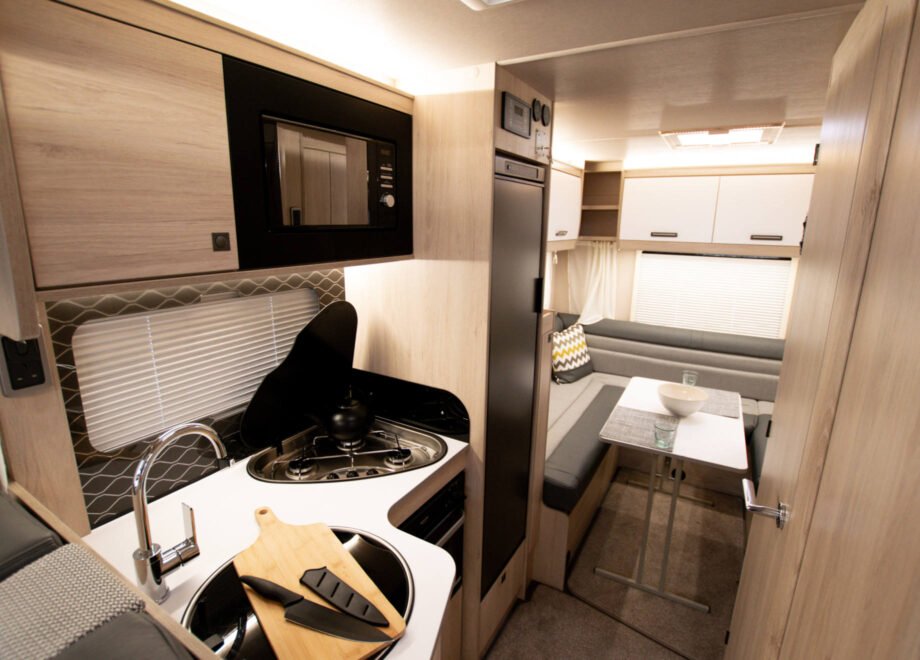 Motorhome – 4 berth with Rear Lounge (Automatic)