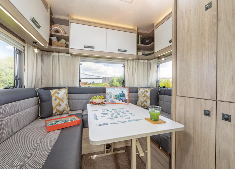 Motorhome – 4 berth with Rear Lounge (Automatic)
