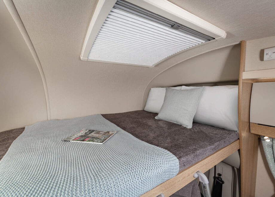 Motorhome – 4 berth with fixed bed and large garage (Manual)